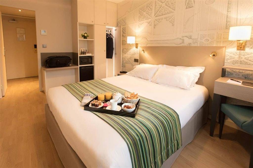 Montbriand hotel - City break, Pariz, Francija - 166 EUR - 2x nočitev v dvoposteljni Standard sobi za 2 osebi ali v Family suite za 4 osebe, Zajtrk