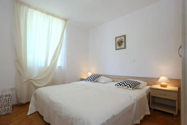 Aparthotel Tamarix - Poletje v pravljičnem zalivu za 4 osebe - Dvoetažni apartma - Plačas 4, bivaš 5 noči, Vinjerac, Hrvaška - 650 EUR - 5x nočitev v luksuznem dvoetažnem apartmaju za 4 osebe, Uporaba posteljnine in brisač
