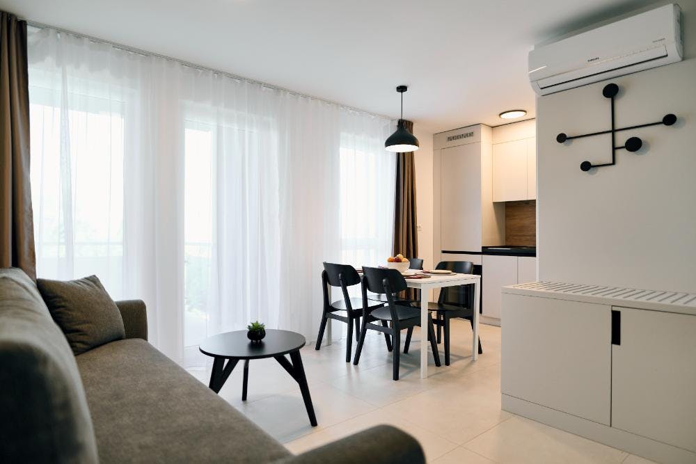 Malinska Green Apartments - Oddih v prenovljenih apartmajih na Krku, Malinska, Hrvaška - 198 EUR - 2x nočitev v Studio apartmaju z balkonom ali s teraso na morski strani (glede na razpoložljivost) za 2 osebi, Začetni set posteljnine
