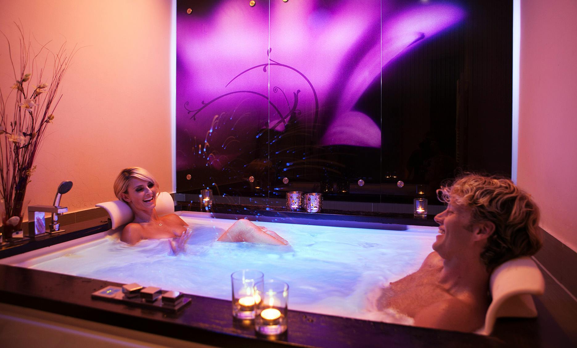 Terme Laško - Thermana Park Laško Superior - Bogat VIP paket razvajanja v dvoje, Laško, Slovenija - 499,80 EUR - 2x nočitev v dvoposteljni Standard plus sobi s pogledom na reko za 2 osebi, Polpenzion