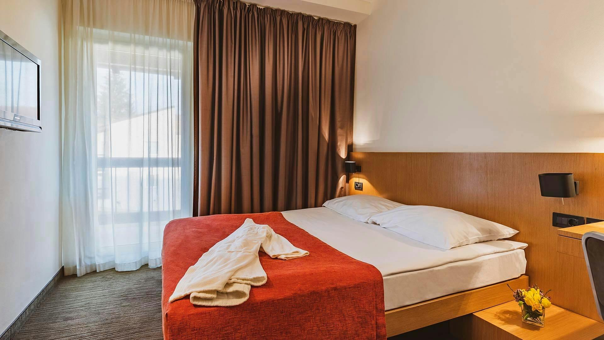 Terme Tuhelj - Hotel Well - Classic soba - Poletni oddih , Tuheljske Toplice, Hrvaška - 320 EUR - 2x nočitev v dvoposteljni Classic sobi za 2 osebi, Polpenzion