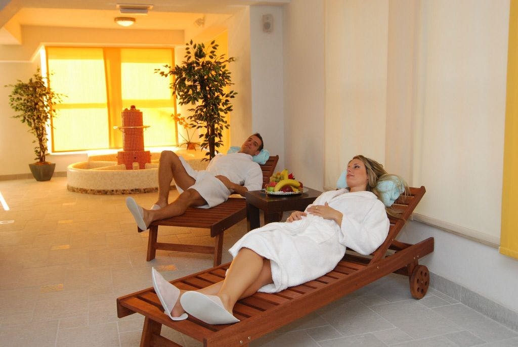 Hotel Park - Jesen i zima u Lovranu, Lovran, Hrvatska - 198 EUR - 2x noćenje u dvokrevetnoj sobi morska strana za 2 osobe (1. dijete do 13,99 godina i 2. dijete do 2,99 godina besplatno), Polupansion (doručak i večera)