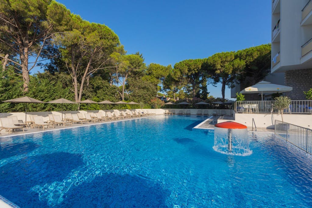 Family Hotel Adria - Obiteljski all inclusive kraj ljeta u Dalmaciji