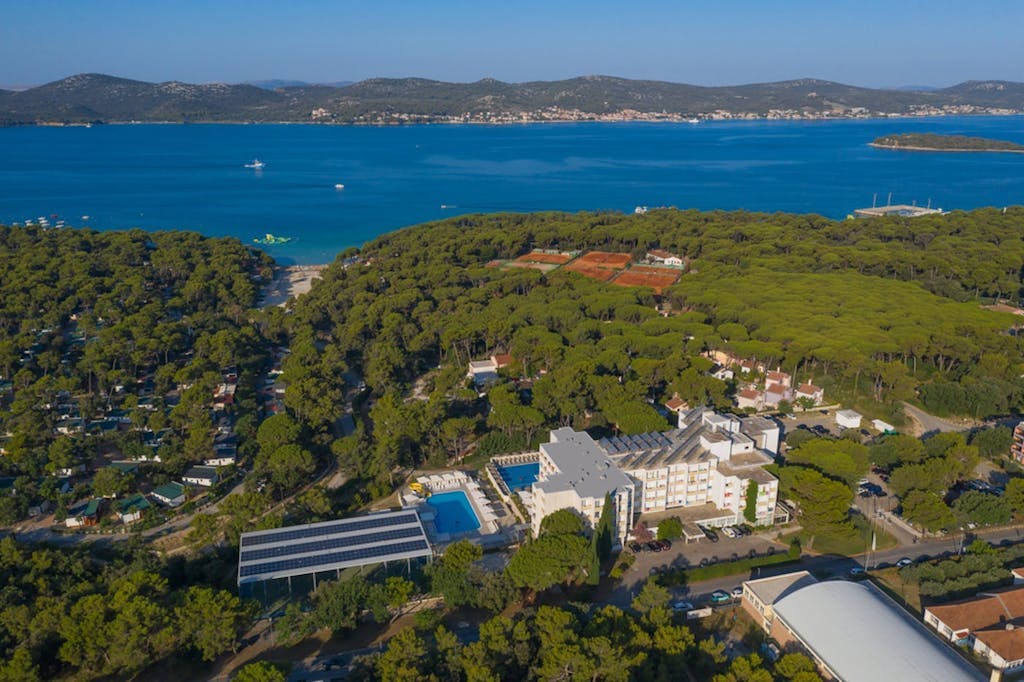 Family Hotel Adria - All inclusive odmor u Dalmaciji - Platite manje, uživajte više