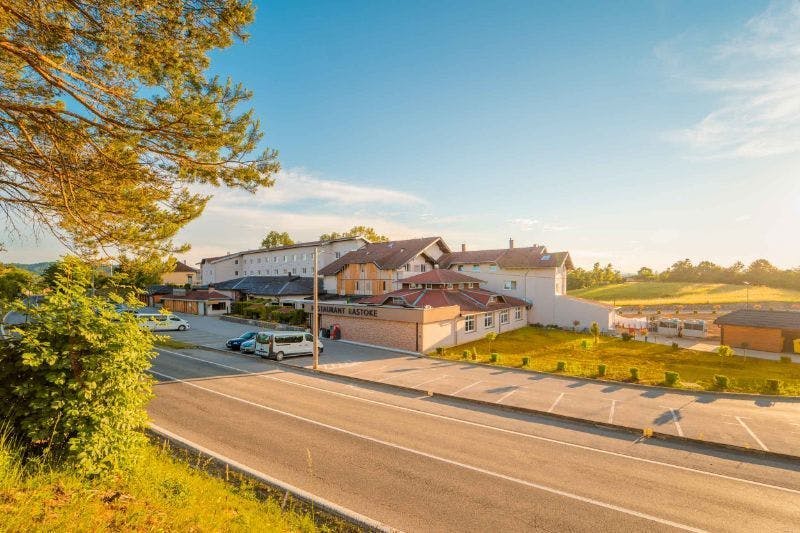 Hotel Mirjana & Rastoke - Ljetni odmor u blizini Plitvica, Slunj, Hrvatska - 168 EUR - 1x noćenje u dvokrevetnoj sobi za 2 osobe , Polupansion