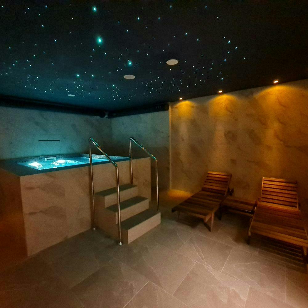 Hotel Astorya - Obiteljski odmor u Banjoj Luci, Banja Luka, Bosna i Hercegovina - 103 EUR - 1x noćenje u dvokrevetnoj sobi za 2 osobe (dijete do 6 godina besplatno), Doručak