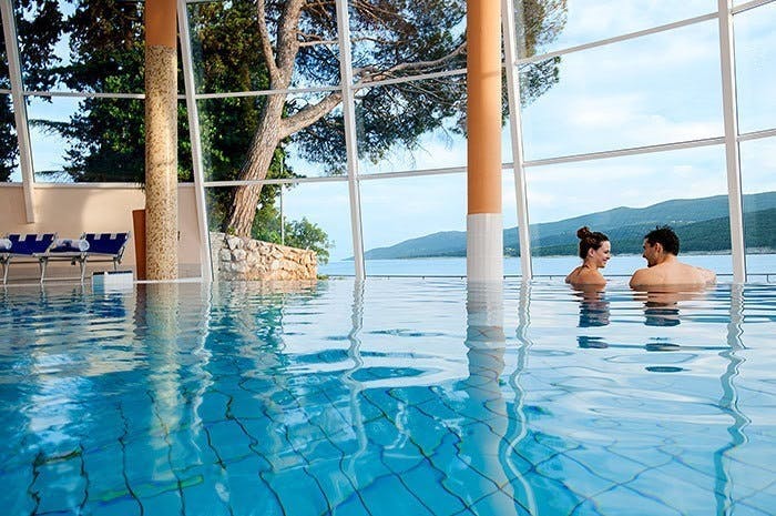 Valamar Sanfior Hotel - Vrhunsko opuštanje za parove uz more u šarmantnom Rapcu, Rabac, Hrvatska - 371 EUR - 2x noćenje u sobi „Room for 2“ za 2 osobe, Polupansion s uključenim bezalkoholnim negaziranim pićima iz šankomata tijekom obroka