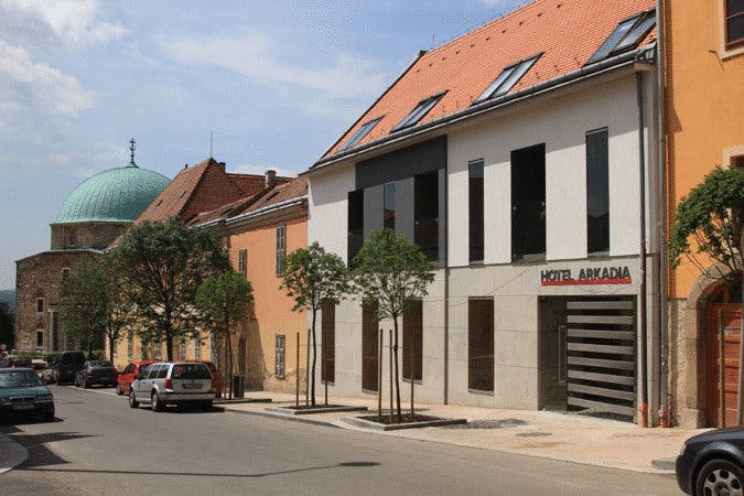 Hotel Arkadia Pecs, Pecs, Mađarska - 83 EUR - 2x noćenje u dvokrevetnoj sobi za 2 osobe, Bogat doručak