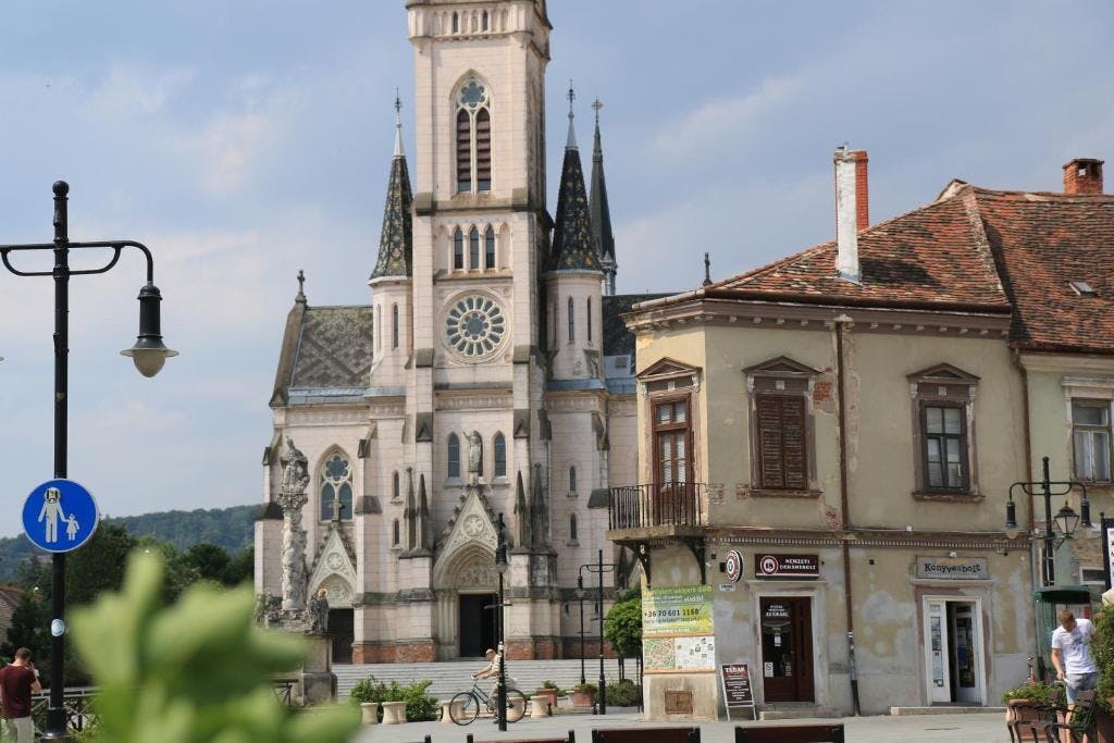 Hotel Irottko - Obiteljski wellness odmor, Kőszeg, Mađarska - 257 EUR - 4x noćenje u dvokrevetnoj sobi za 2 osobe (1 dijete do 11,99 godina besplatno), Polupansion