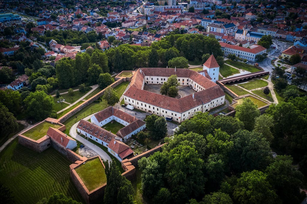 Hotel Bassiana Sarvar - Adults Only odmor, Sárvár, Mađarska - 470 EUR - 5x noćenje u Royal sobi za 2 osobe, Polupansion