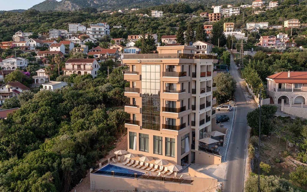 Hotel D'iman - Vrhunski odmor uz more, Dobre Vode, Crna Gora - 305 EUR - 3x noćenje u dvokrevetnoj Superior sobi za 2 osobe (1 dijete do 15 godina i 1 dijete do 2 godine besplatno), Doručak