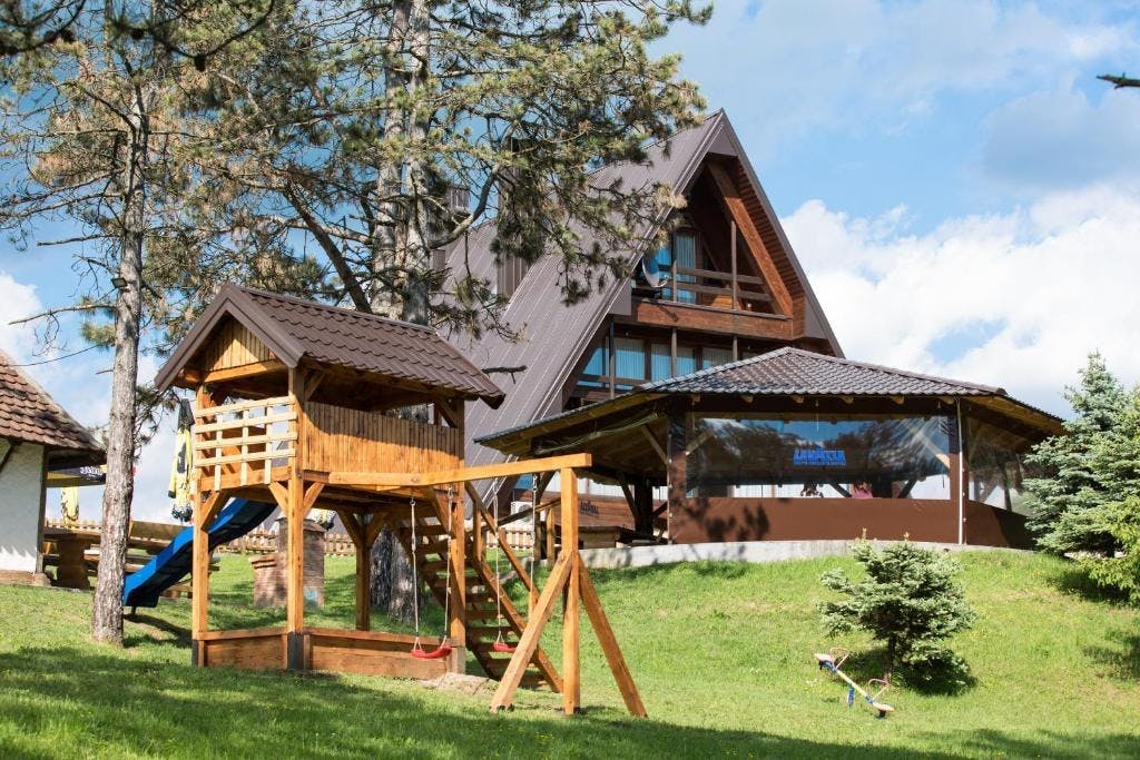 Motel Babino Brdo - Opuštajući odmor u bungalovu, Derventa, Bosna i Hercegovina - 51 EUR - 1x noćenje u bungalovu za 2 osobe, Besplatan Wi-Fi