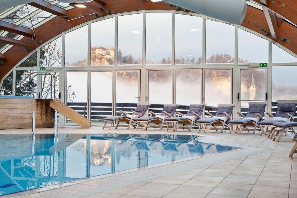 Hotel Lovec ili Hotel Kompas - Jesensko-zimska wellness bajka na Bledu