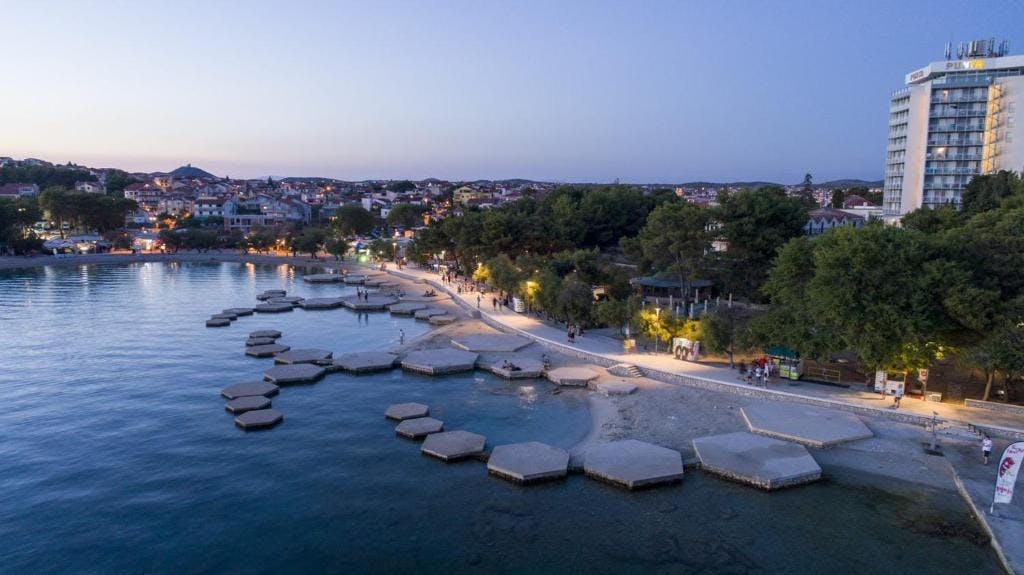 SeeSea Hotel - Obiteljski odmor za Tijelovo u Vodicama