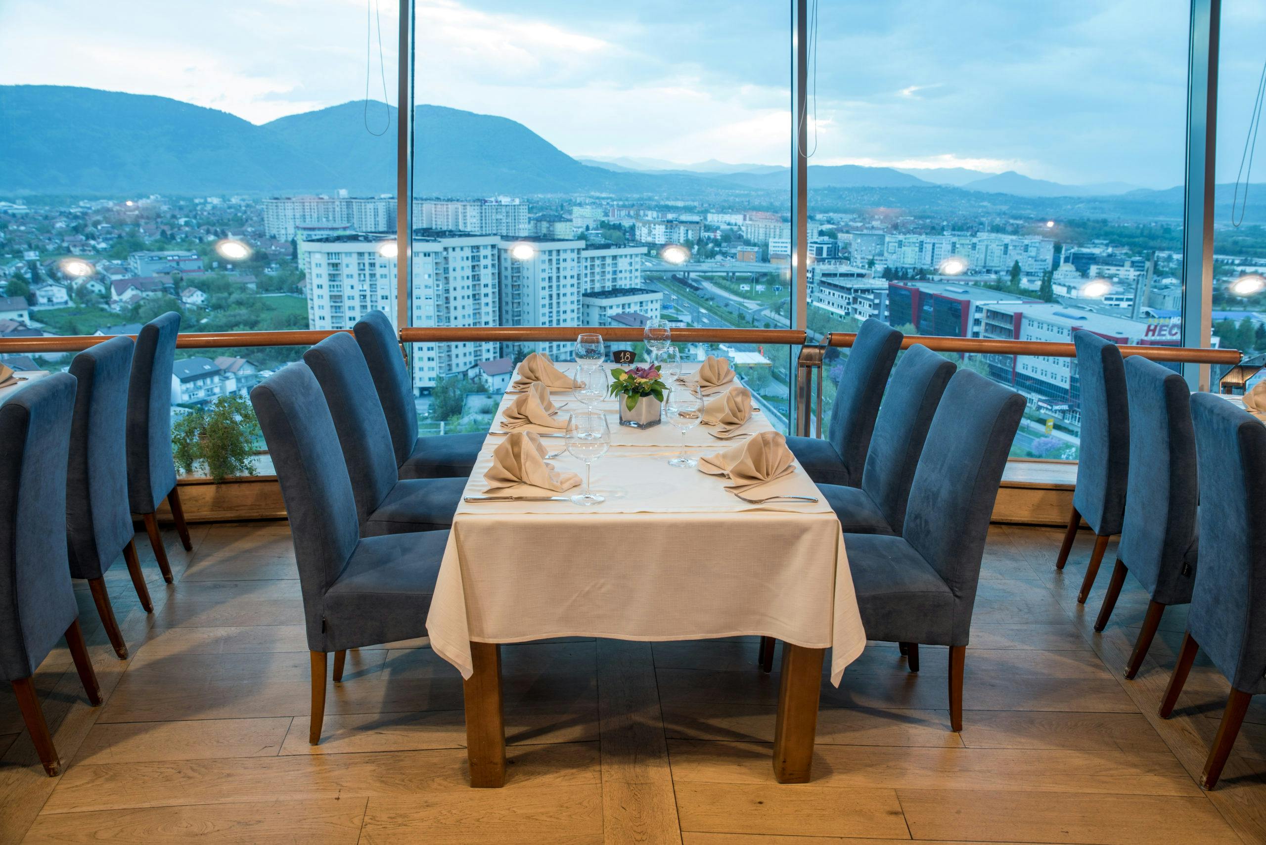 Radon Plaza Hotel - Proljeće u Sarajevu