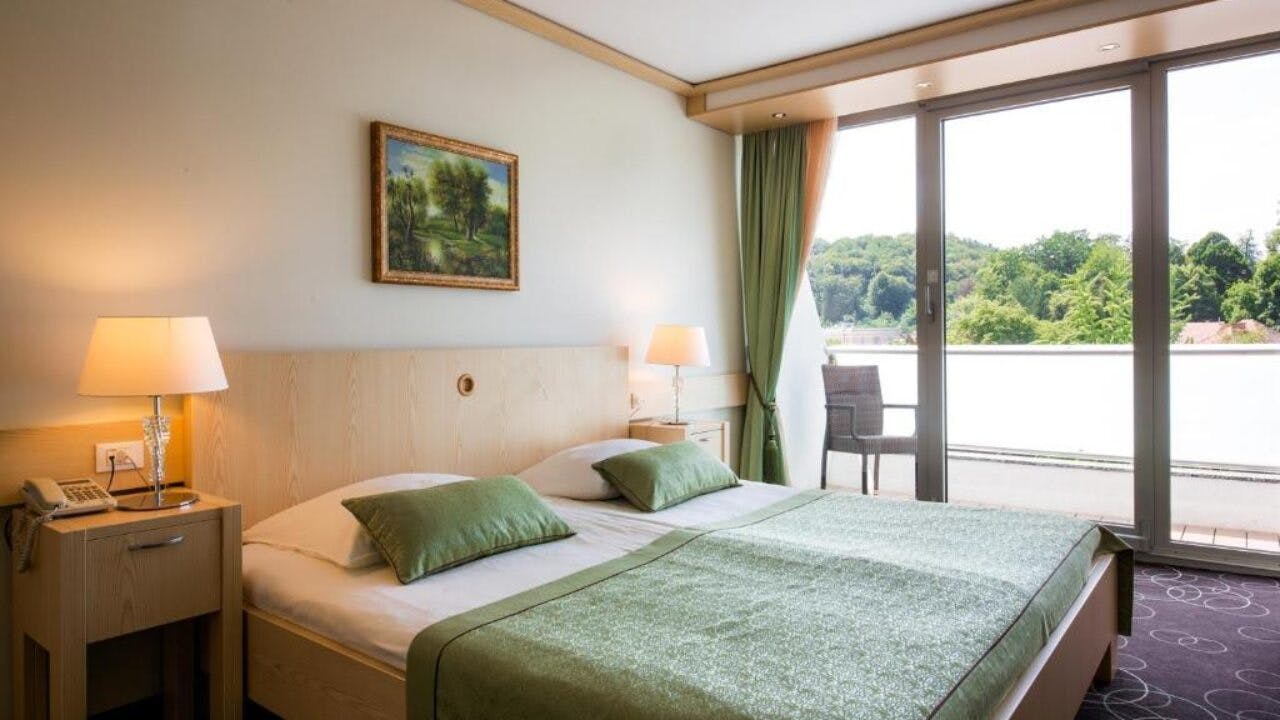 Grand Hotel Donat Superior - Luksuzno razvajanje med tednom, Rogaška Slatina, Slovenija - 312 EUR - 2x nočitev v dvoposteljni Standard sobi za 2 osebi, Polpenzion
