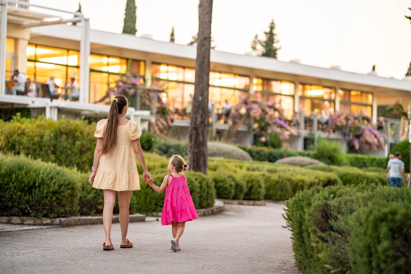 Aminess Vival Velaris Resort - Obiteljski odmor na Braču