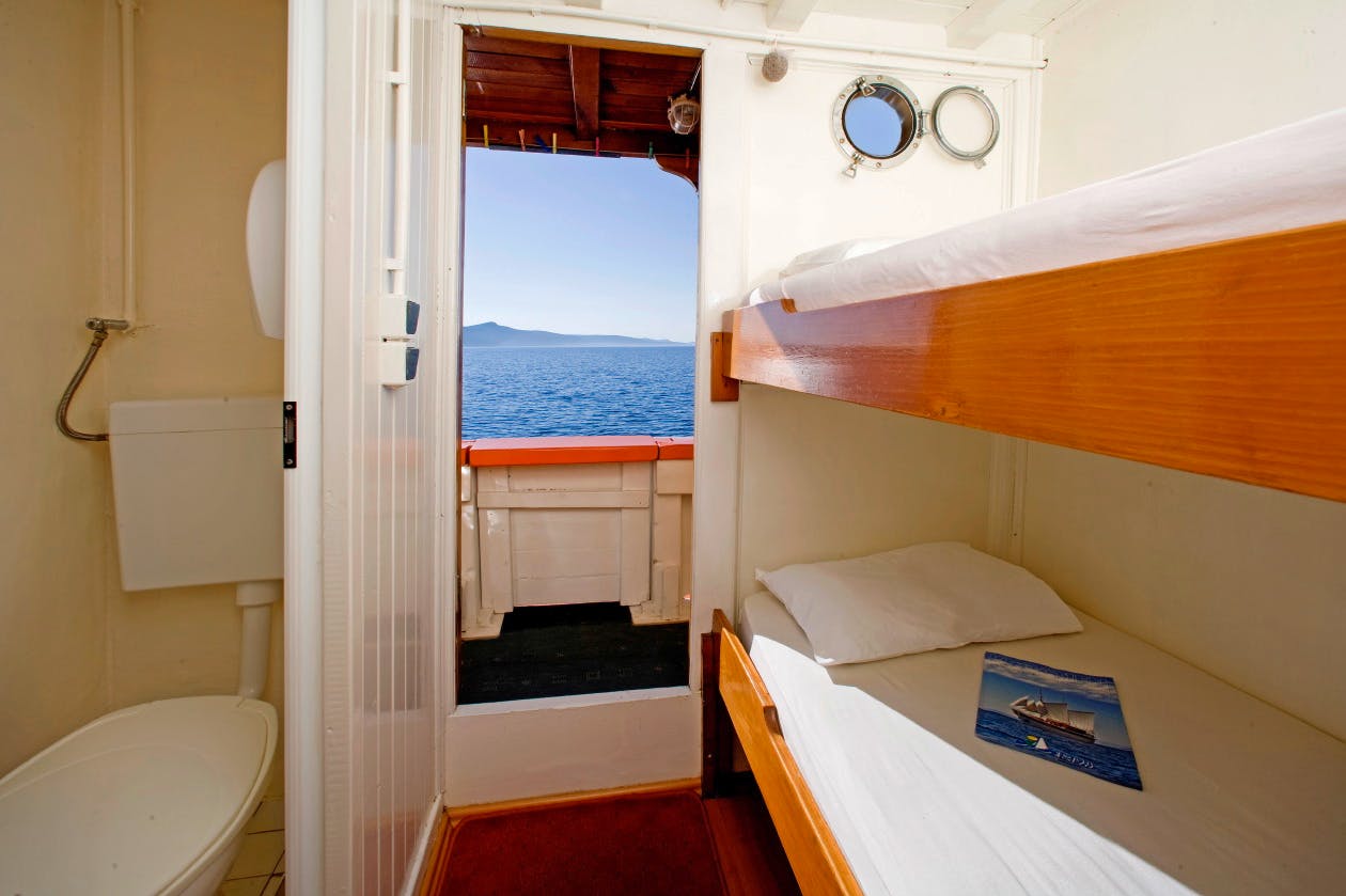8-dnevno križarjenje po osrednjem Jadranu - Odhod iz Zadra , Zadar, Hrvaška - 599 EUR - 8-dnevno križarjenje z ladjo po ruti: Zadar – Vodice – Slapovi Krke – Šibenik – Primošten – Split – Trogir – otok Drvenik Veli – otok Zlarin – Nacionalni park Kornati – Park prirode Telašćica – otok Ugljan – Zadar, 7x nočitev v dvoposteljni kabini za 1 osebo