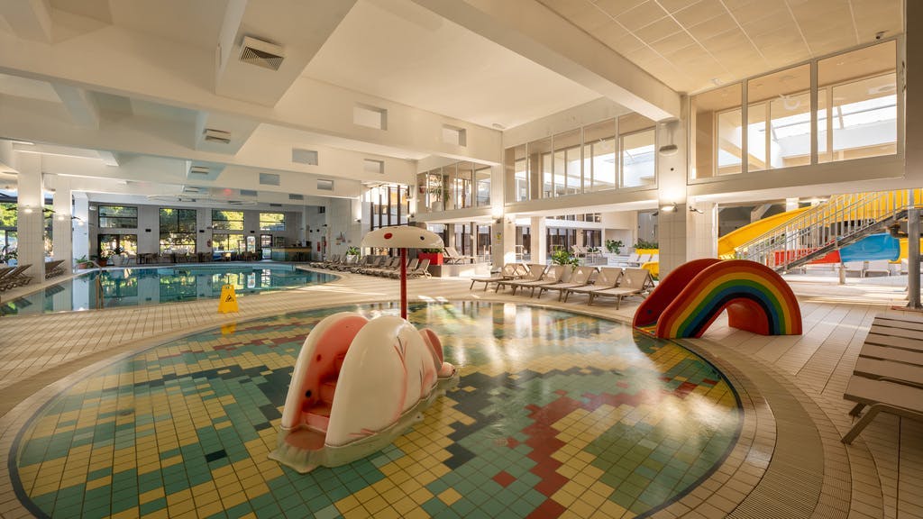 Kamp Terme Jezerčica - Relax & SPA paket tijekom vikenda uz polupanison, Donja Stubica, Hrvatska - 339 EUR - 2x noćenje u mobilnoj kućici "Exclusive 4+2" za 2 osobe (2 djece do 4,99 godina besplatno), Polupansion (buffet doručak i večera s uključenim bezalkoholnim pićem iz šankomata uz obroke)