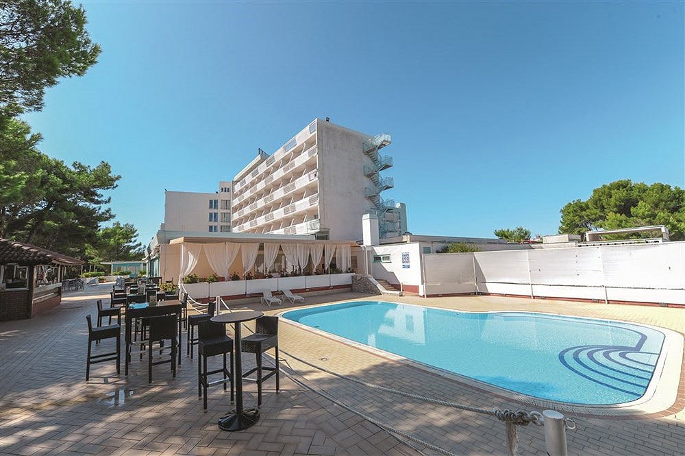 Hotel Pula - Ljeto u Puli, Pula, Hrvatska - 765 EUR - 5x noćenje u dvokrevetnoj sobi za 2 osobe , Polupansion