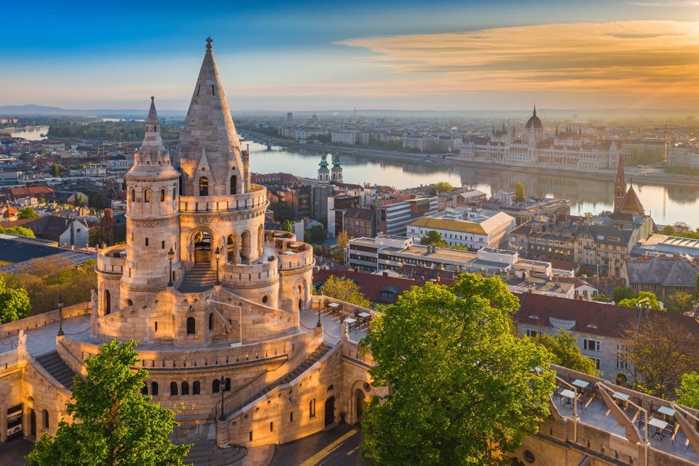 Escala Hotel & Suites Budapest - Odmor u Budimpešti, Budimpešta, Mađarska - 242 EUR - 3x noćenje u Standard dvokrevetnoj sobi za 2 osobe, Buffet doručak