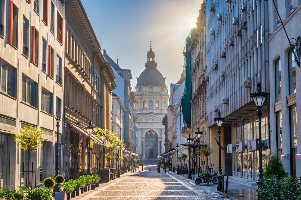 Escala Hotel & Suites Budapest - Obiteljski odmor, Budimpešta, Mađarska - 318 EUR - 2x noćenje u dvosobnom apartmanu za 4 osobe, Buffet doručak