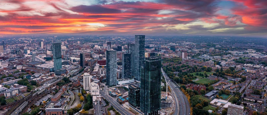 A&O Manchester Centre Hotel - Samo nekoliko metara od poznatog Trga svetog Petra, Manchester, Ujedinjeno Kraljevstvo - 79 EUR - 1x noćenje u dvokrevetnoj Standard sobi ili obiteljskoj sobi za 2 osobe (2 djece do 17 godina besplatno), Buffet doručak