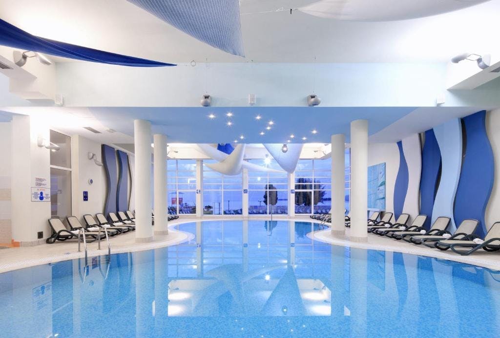 Residence Umag Plava Laguna - Jesenski odmor za velike obitelji, Umag, Hrvatska - 414 EUR - 2x noćenje u dvije povezane dvokrevetne Classic sobe s balkonom (pogled park) za 2 osobe (2 djece do 11,99 godina i 3. dijete do 4,99 godina besplatno), Polupansion