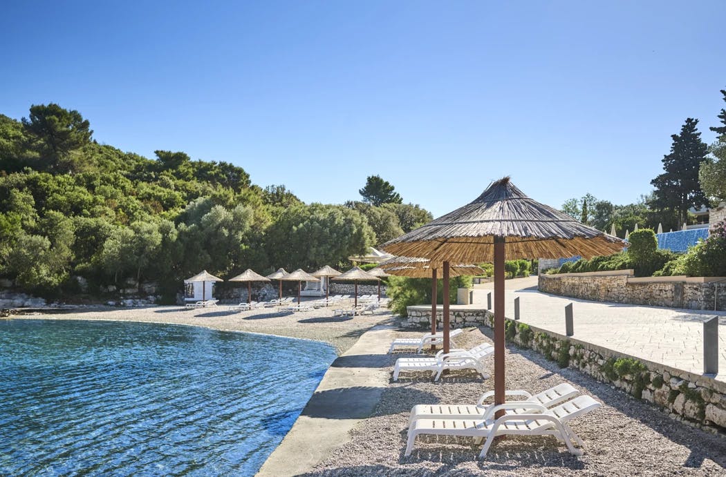 Aminess Vival Port9 Residence - Obiteljski kraj ljeta u apartmanima na Korčuli, Korčula, Hrvatska - 238 EUR - 2x noćenje u apartmanu Vinea za 2 osobe (2 djece do 13,99 godina besplatno), Korištenje vanjskog infinity bazena sa slatkom vodom za odrasle