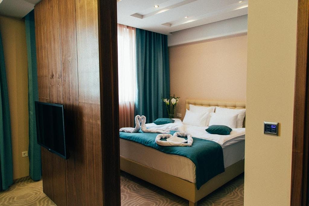 Hotel Jelena - Mestni oddih v Banja Luki, Banja Luka, Bosna in Hercegovina - 136 EUR - 1x nočitev v apartmaju za 2 osebi (2 otroka do 6. leta brezplačno), Samopostrežni zajtrk