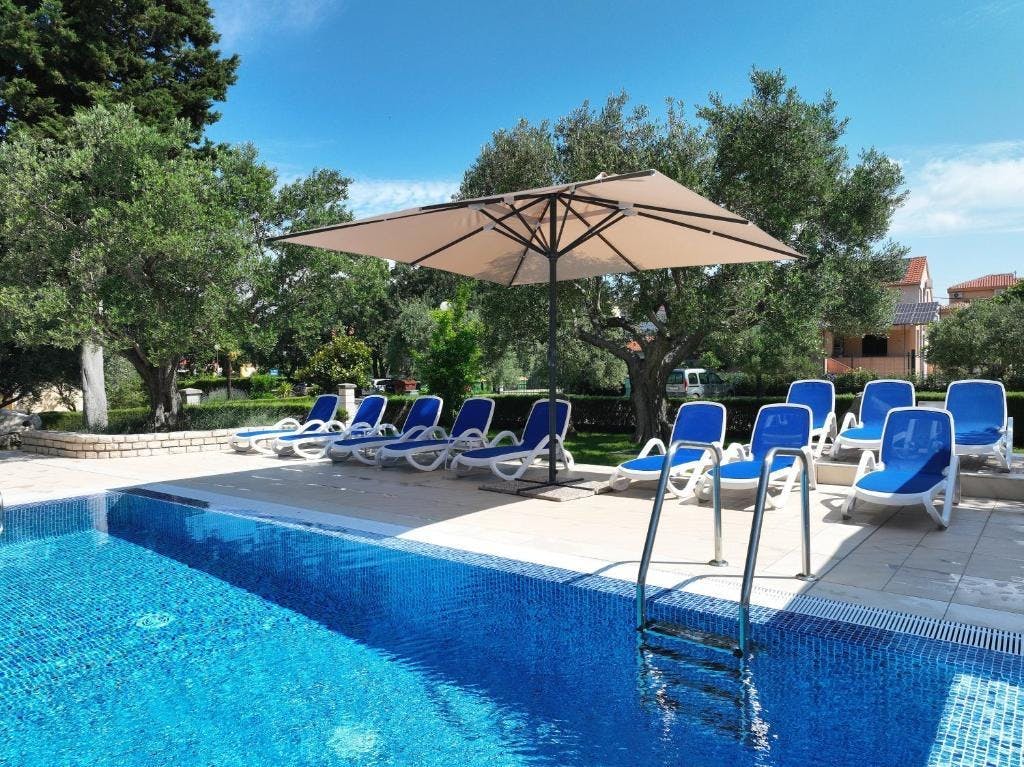Mediteransko selo San Antonio - Top ljetna sezona u Dalmaciji udvoje