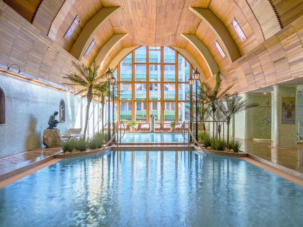 NaturMed Hotel Carbona - Wellness odmor, Heviz, Mađarska - 516 EUR - 3x noćenje u Standard dvokrevetnoj plus sobi za 2 osobe, Polupansion (doručak i večera)