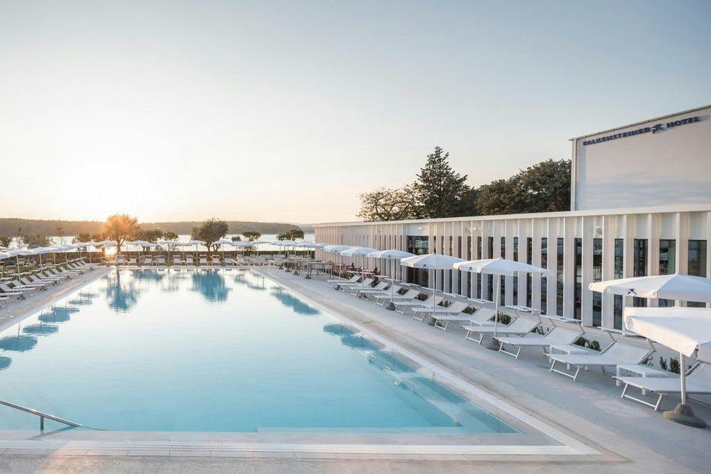 Hotel Park Punat - Obiteljski last minute odmor na Krku