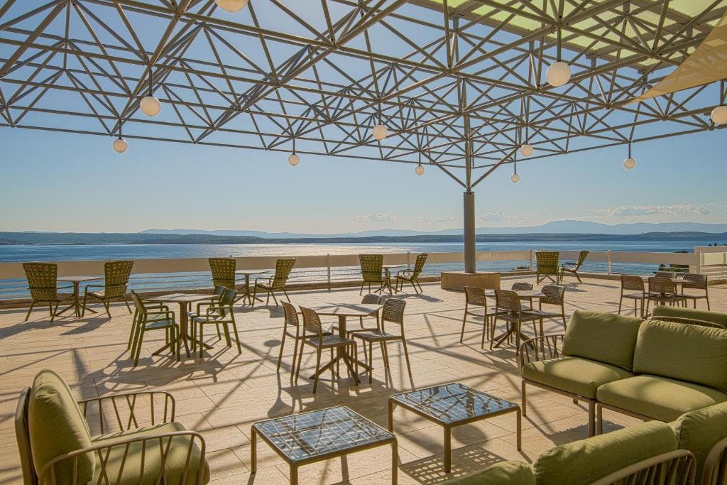 Hotel Omorika - Ljeto uz more u Crikvenici za parove