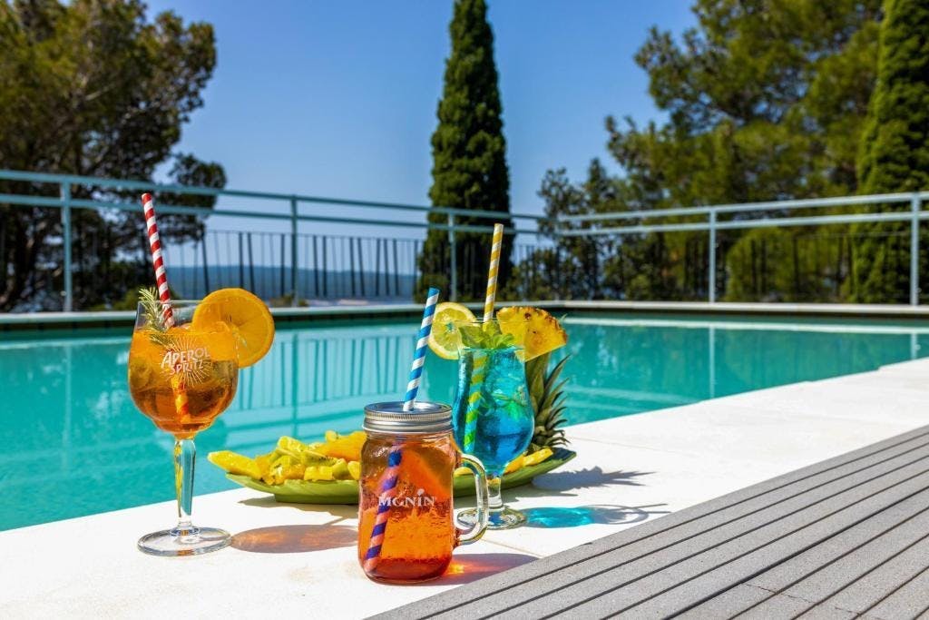 Holiday Resort Ad Turres - Ljeto u Crikvenici - Posebna akcijska cijena, Crikvenica, Hrvatska - 268 EUR - 2x noćenje u Standard dvokrevetnoj sobi s balkonom za 2 osobe (1 dijete do 11,99 godina besplatno), Polupansion