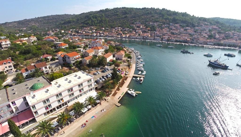 Hotel Posejdon - All inclusive jesen na Korčuli , Vela Luka, Hrvatska - 349 EUR - 3x noćenje u dvokrevetnoj Standard sobi (pogled park) s francuskim balkonom za 2 osobe, All inclusive