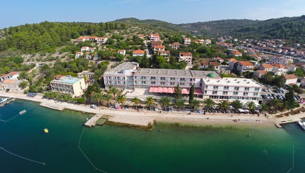 Hotel Posejdon - All inclusive ljeto na Korčuli , Vela Luka, Hrvatska - 759 EUR - 5x noćenje u dvokrevetnoj Standard sobi (pogled park) s balkonom za 2 osobe, All inclusive
