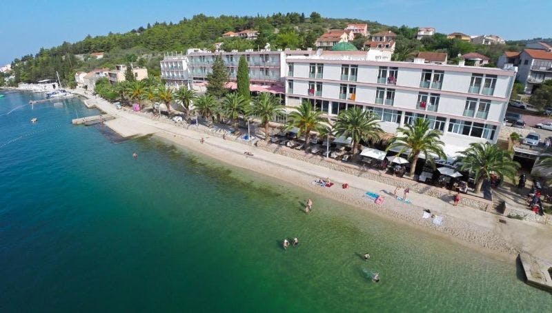 Hotel Posejdon - All inclusive ljeto na Korčuli , Vela Luka, Hrvatska - 375 EUR - 3x noćenje u dvokrevetnoj Standard sobi (pogled park) s francuskim balkonom za 2 osobe, All inclusive