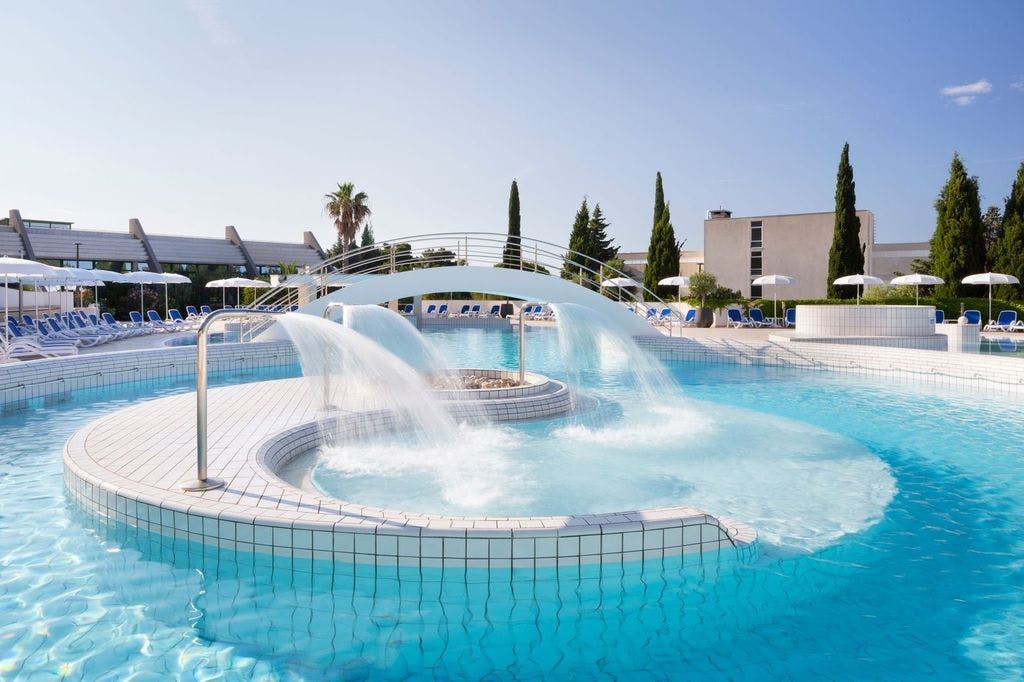 Bluesun Holiday Village Bonaca - Pozdrav ljetu s punim pansionom u Bolu