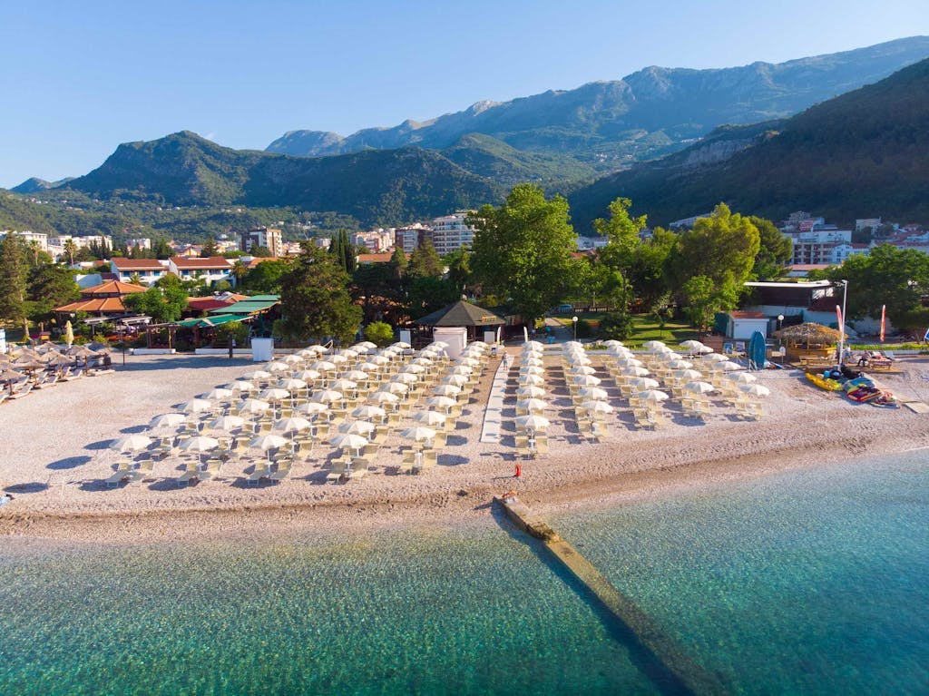 Hotel Aleksandar - Jesen u Crnoj Gori, Budva, Crna Gora - 235 EUR - 2x noćenje u Standard dvokrevetnoj sobi za 2 osobe, Polupansion