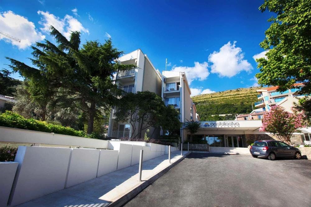 Hotel Castellastva - Ljeto u Petrovcu, Petrovac, Crna Gora - 307 EUR - 2x noćenje u Standard dvokrevetnoj sobi za 2 osobe, Polupansion