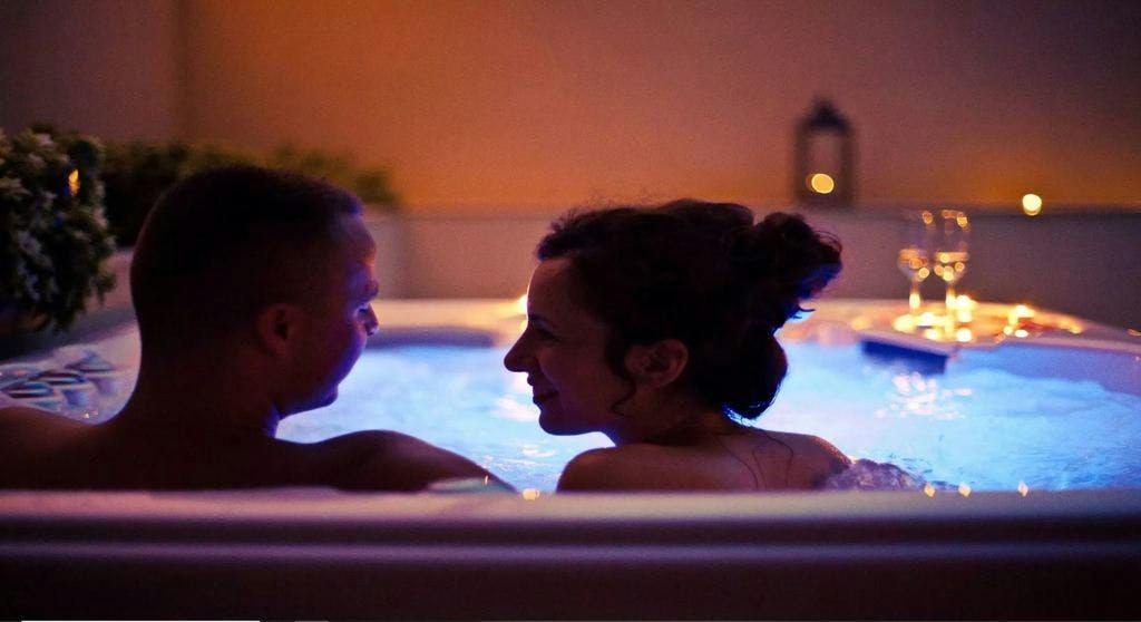 Blue Waves Resort - Rujansko wellness ljeto na Krku, Malinska, Hrvatska - 366 EUR - 2x noćenje u dvokrevetnoj Standard sobi za 2 osobe, Polupansion (doručak i večera)