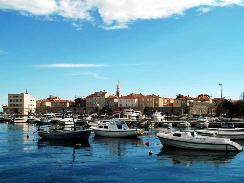 Hotel Rivijera - First minute početak i kraj ljeta u Petrovcu