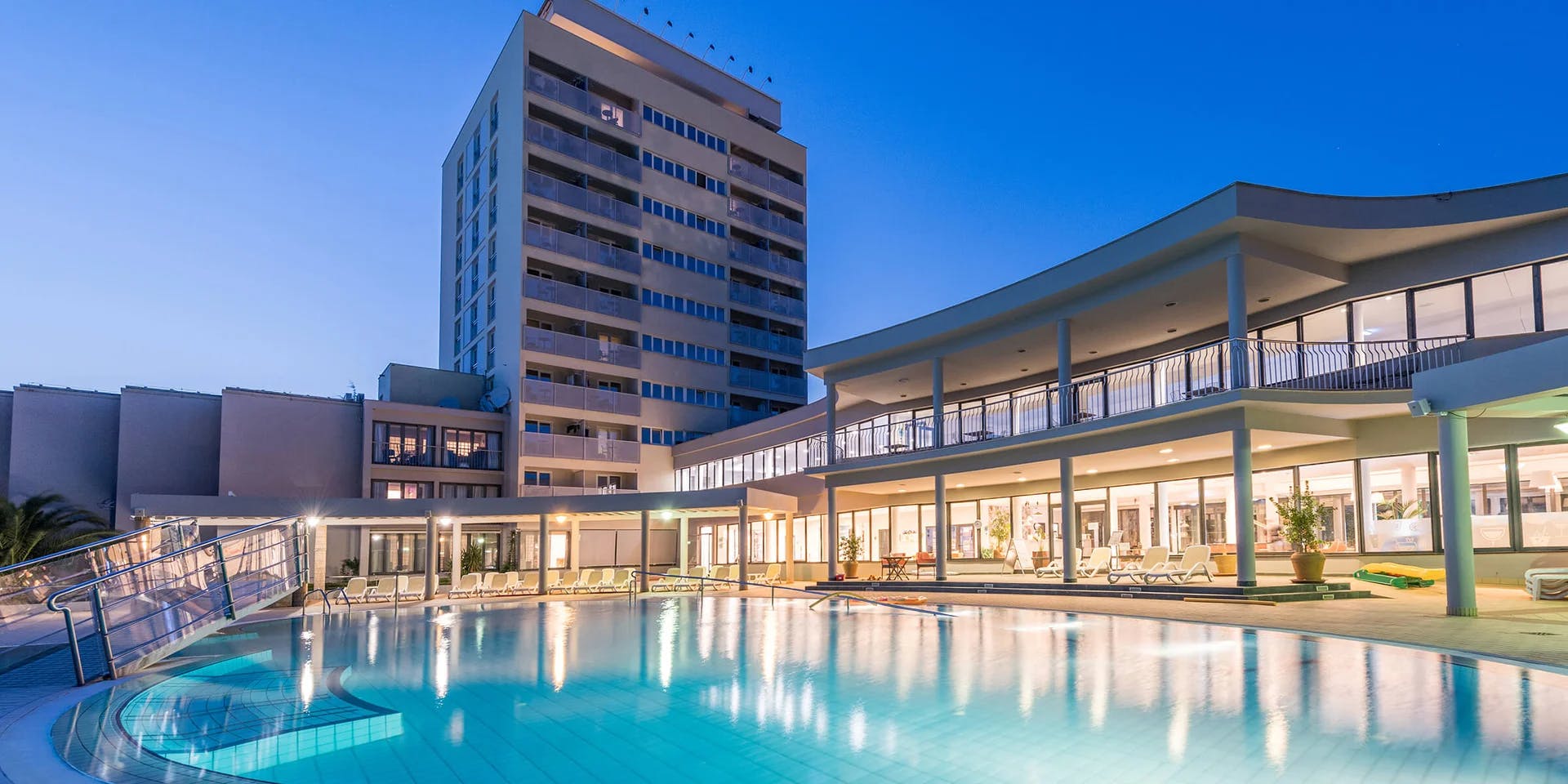 Bluesun Holiday Village Alan - Rujansko ljetovanje s punim pansionom u sjevernoj Dalmaciji