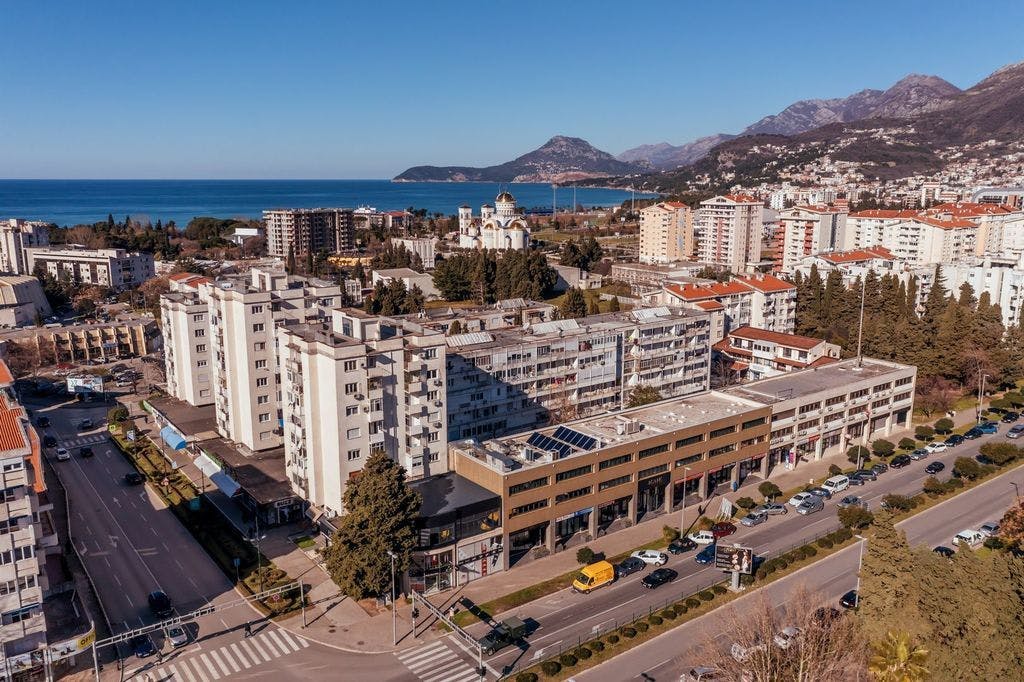 Hotel Agape - Kraj ljeta u Crnoj Gori - Posebna cijena, Bar, Crna Gora - 344 EUR - 4x noćenje u dvokrevetnoj sobi za 2 osobe (1 dijete do 6,99 godina besplatno), Polupansion (buffet doručak i večera)