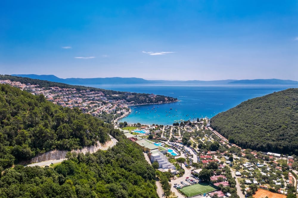 Hotel Adoral Rabac - Odmor u prekrasnoj Istri krajem ljeta, Rabac, Hrvatska - 340 EUR - 2x noćenje u Standard dvokrevetnoj sobi za 2 osobe, Doručak