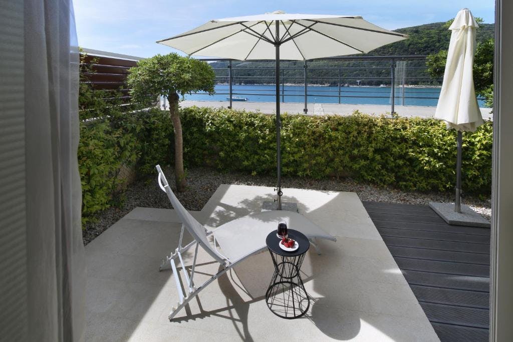 Hotel Adoral Rabac - Jesenski oddih v Istri, Rabac, Hrvaška - 272 EUR - 2x nočitev v Standard dvoposteljni sobi za 2 osebi, Zajtrk