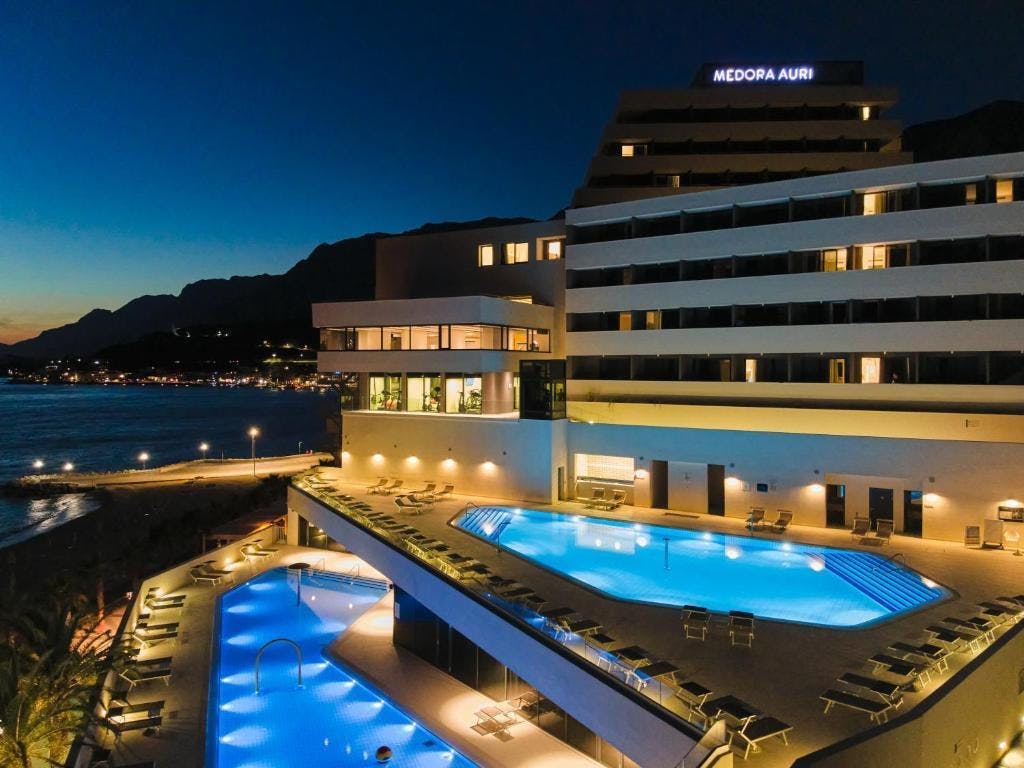 Medora Auri Family Beach Resort - Wellness odmor u Dalmaciji s pogledom na more