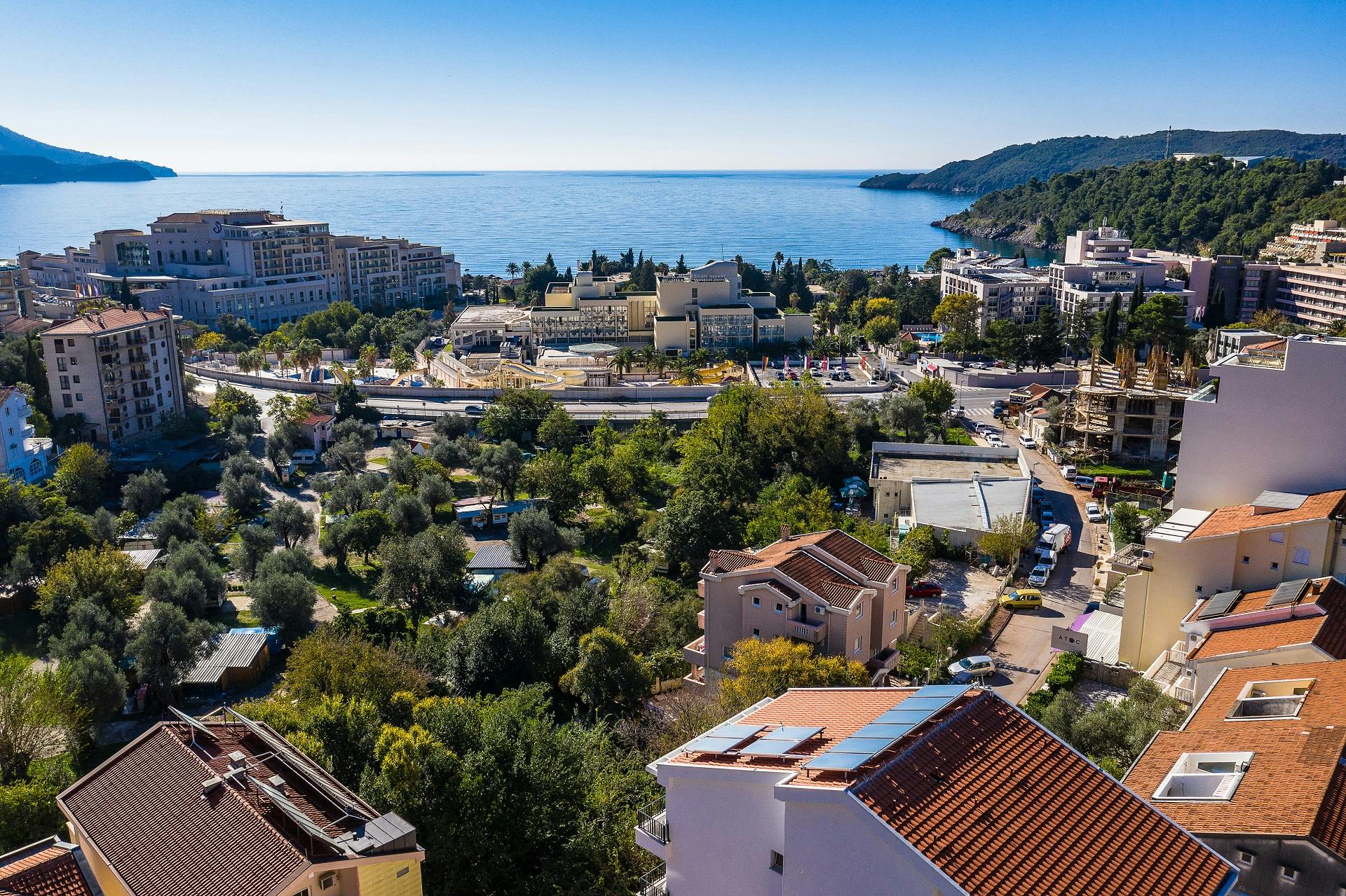 Hotel Bono by Aycon - Obiteljska jesen, Bečići, Crna Gora - 289 EUR - 3x noćenje u dvokrevetnoj Standard sobi (s dodatnim ležajem) za 2 osobe (1 dijete do 11,99 godina besplatno), Doručak