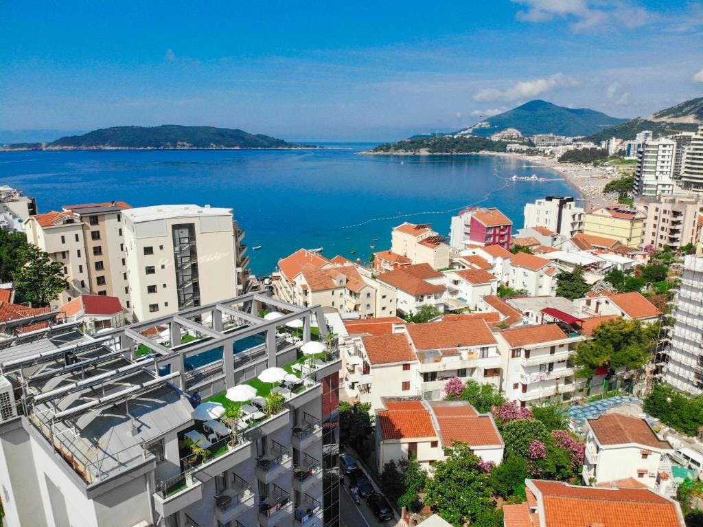 Hotel La Mer by Aycon - Obiteljska jesen, Rafailovići, Crna Gora - 444 EUR - 5x noćenje u dvokrevetnoj Standard sobi za 2 osobe (1 dijete do 11,99 godina besplatno), Doručak